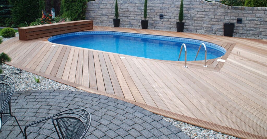 composite-decking-around-swimming-pool